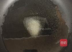 三文鱼头豆腐汤的做法图解2