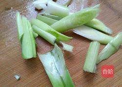腊肉炒茭白的做法图解3