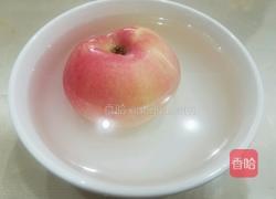 银耳枸杞苹果汤的做法图解2