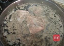 老汤炖棒骨的做法图解1