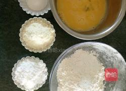 奶香小蛋糕的做法图解1