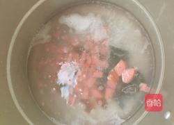 皮蛋火腿粥的做法图解4