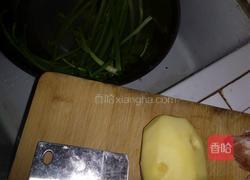 芹菜炒土豆丝的做法图解1