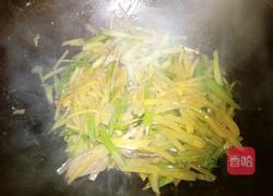 芹菜炒土豆丝的做法图解7