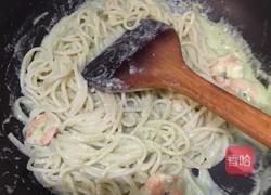 虾仁牛油果奶酱意面的做法图解8