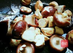 香菇烧板栗的做法图解3