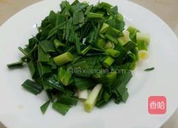 蒜苗炒小河虾的做法图解3