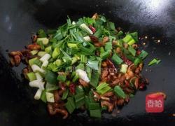 蒜苗炒小河虾的做法图解7