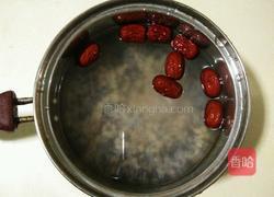 黑米糯米圆红枣粥的做法图解3