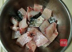 冰糖草鱼块的做法图解2