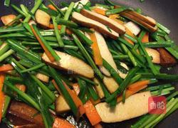 韭菜炒豆腐干的做法图解4