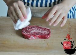 铁板牛排的做法图解1