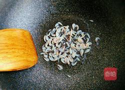 虾皮豆腐汤的做法图解2