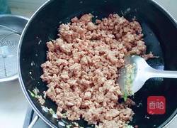 猪肉韭菜手工饺子的做法图解3