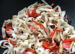香菇瘦肉炒河粉的做法图解7
