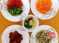 黑椒牛肉乌冬面的做法图解1