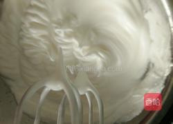 戚风蛋糕的做法图解6