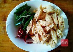 炝拌黄瓜脆豆腐的做法图解3