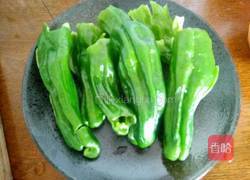 青椒炒蛋的做法图解1