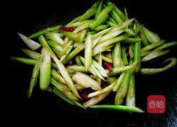 芹菜炒熏干的做法图解4
