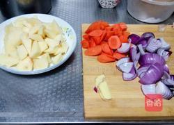 咖喱鸡盖浇饭的做法图解2