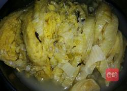 酸菜炖肘子的做法图解2