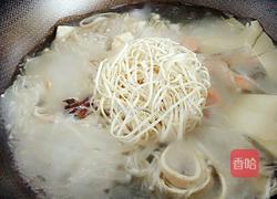 菌菇海鲜火锅鸡蛋面的做法图解7