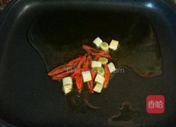 蒜蓉辣酱炒鱿鱼的做法图解5