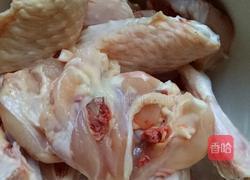 鸡翅焖土豆的做法图解1