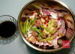 洋葱拌烧肉的做法图解2