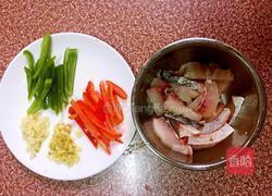 炒鱼片的做法图解2