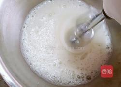 戚风蛋糕的做法图解7