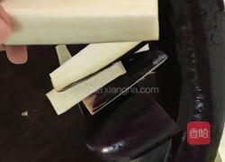 香辣肉末茄子煲的做法圖解1