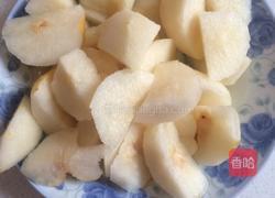 冰糖炖梨的做法图解2