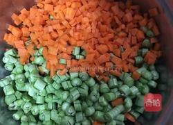豆角胡萝卜肉包的做法图解3