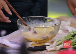 CCTV7食尚大转盘椒盐煎鱼的做法图解5