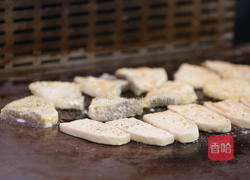 CCTV7食尚大转盘椒盐煎鱼的做法图解6