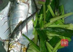 蚝油焖黄鱼的做法图解1