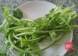 芹菜炒香干的做法图解1