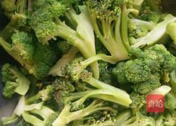 凉拌西兰花的做法图解3