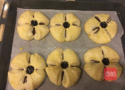 豆沙花朵面包的做法图解15