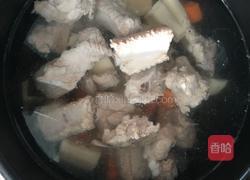 莲藕海带排骨汤的做法图解7
