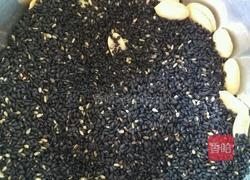 黑芝麻花生汤圆馅的做法图解1