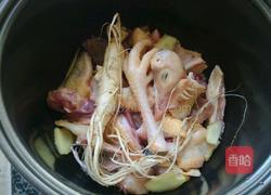 鲜人参炖土鸡的做法图解3