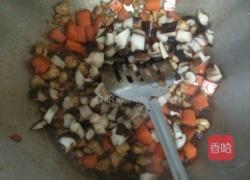香菇豆角肉丁塌锅的做法图解4