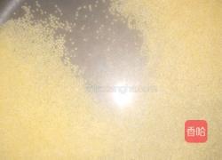 盐蛋小米羹的做法图解2