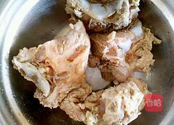 清炖脊骨酸菜的做法图解6