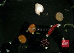 清炖脊骨酸菜的做法图解7