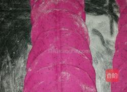 火龙果玫瑰花卷的做法图解3