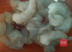 猪肉虾锅贴的做法图解2